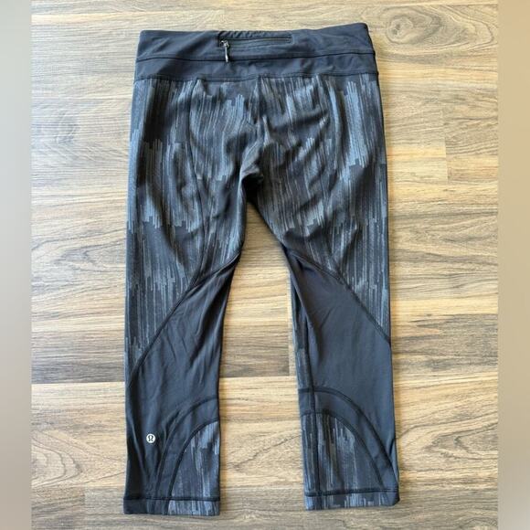 Lululemon Run Inspire Crop II Black and Grey Leggings sz 8 - Picture 5 of 8